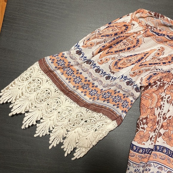 Forever 21 off the shoulder shirt - Picture 3 of 3